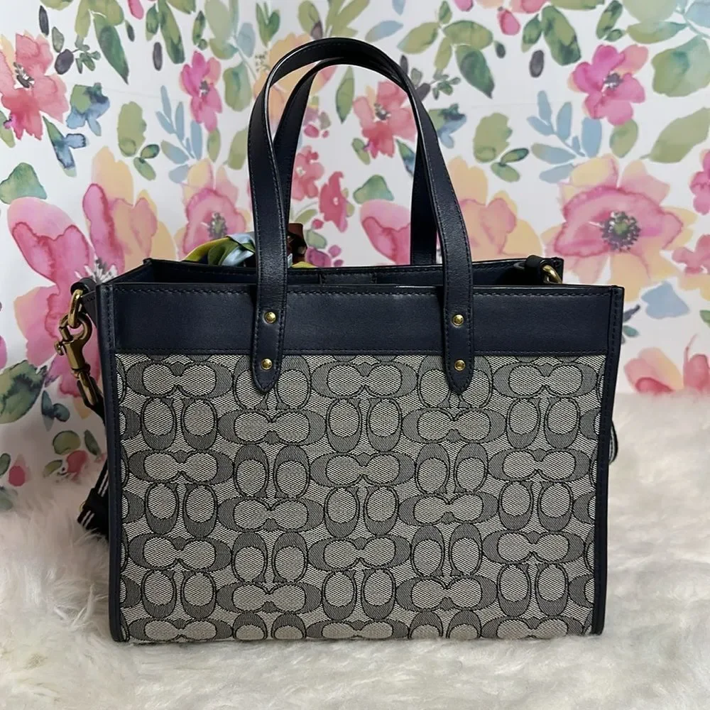 💯Authentic Coach Tote Monogram Handbag🍀